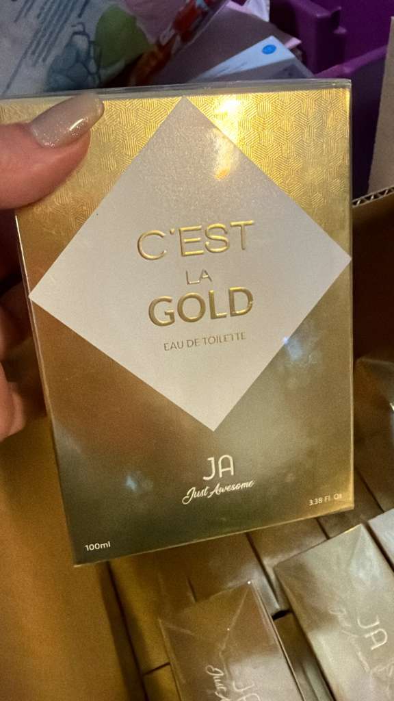 Perfume C'EST LA GOLD - Eau de Toilette Premium, 100ml. Inspirado en la opulencia atemporal de J'adore de Dior